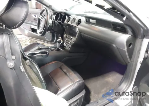 2021 Ford Mustang Ecoboost Premium Fastback z USA, uszkodzony, nr VIN 1FA6P8TH7M5105249